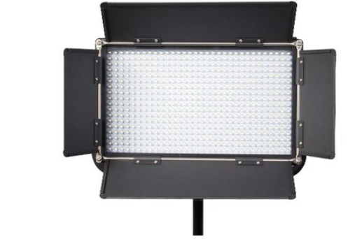 capture-336.png SWIT S-2110CS(LUX) | 40W Bi-color LED Panel Light with case,~1600Lux, V-mount/Adaptor – Bild 1