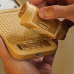 Tilta Khronos Lite x On the Roam iPhone 17 Pro Max Creator Kit - Gold(with Internal Batteries) – Bild 3